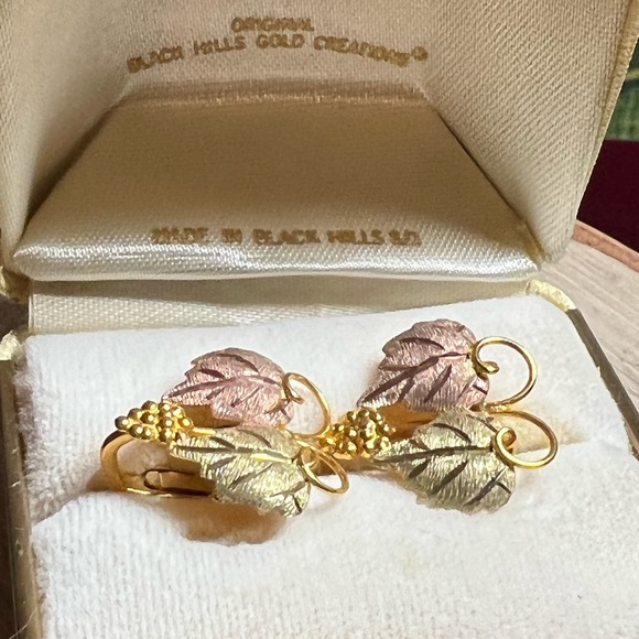 NWT Landstroms 10K Tri-Color Leaf Clip-on Earrings 🍁✨ - Picture 2 of 6